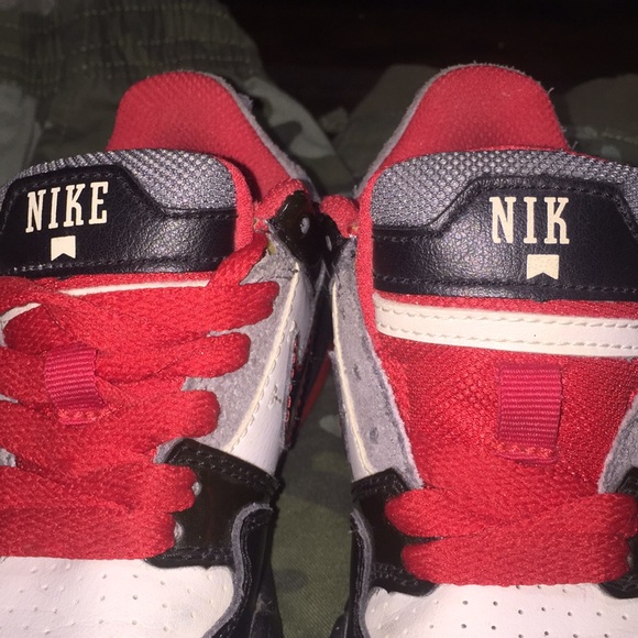 Sorry Now DONATED - Used Nike toddler sneakers -size 10.5 - Picture 2 of 8